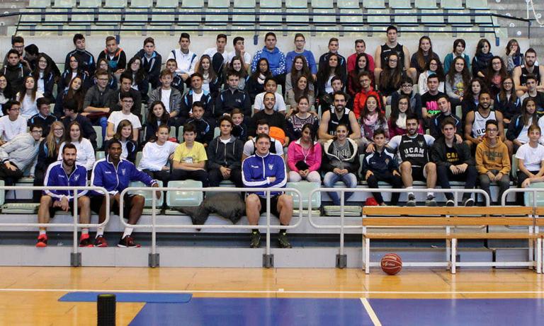 El Colegio Majal Blanco visita al UCAM Murcia CB