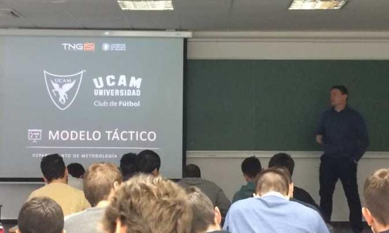 David Jávega expone el modelo de bases del Club en la Politécnica de Valencia