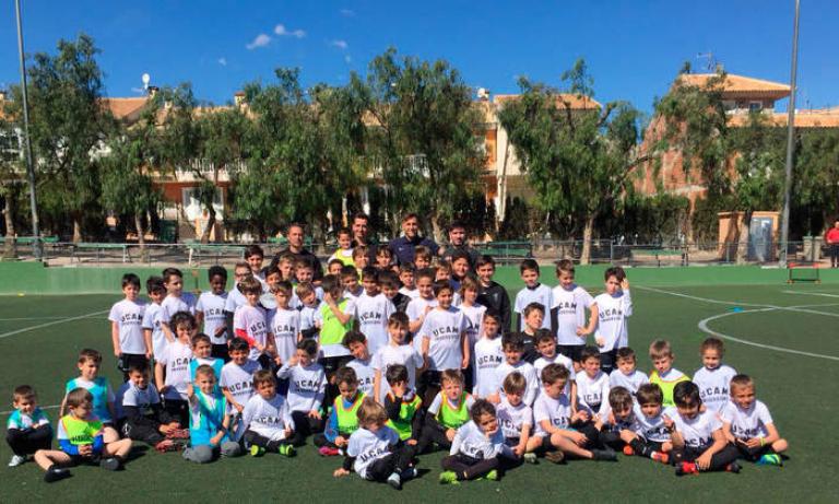 Góngora visita la Escuela de Fútbol San Miguel