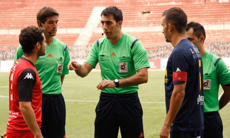 Iván Caparrós Hernández, árbitro del UCAM Murcia – Villanovense