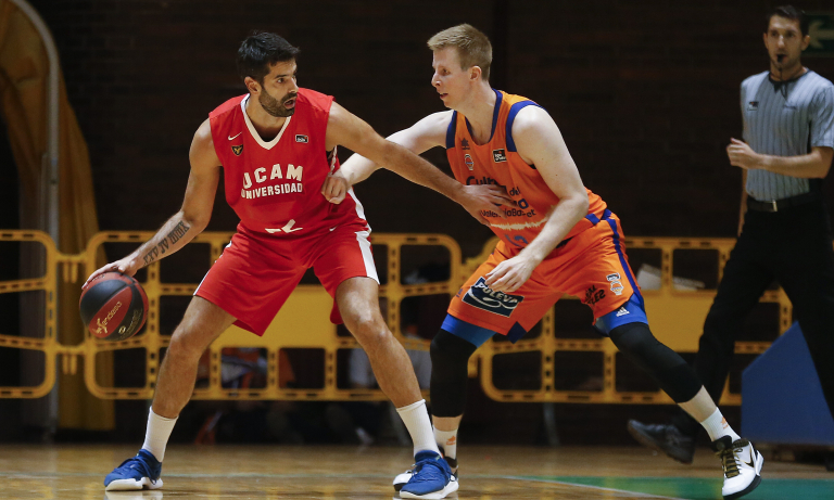 El UCAM Murcia es superado por Valencia Basket 70-87