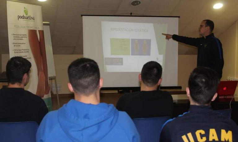 Podoactiva ofrece un taller sobre pisada y prevención de lesiones a entrenadores de las bases