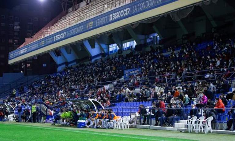 Los abonados podrán retirar dos entradas gratis para el UCAM Murcia - San Fernando