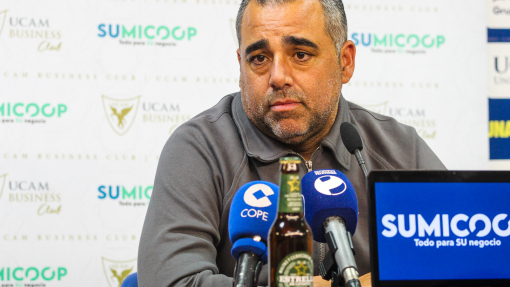 rueda de prensa del técnico Germán Crespo 