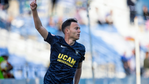 Ale Marín celebrando un gol en el Estadio Heredia 21 La Condomina