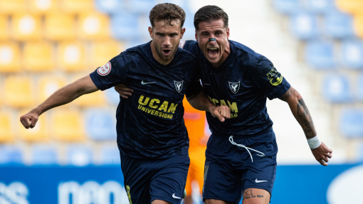 Celebración de Sergi Baldrich y Aquino en el estadio Heredia 21 La Condomina