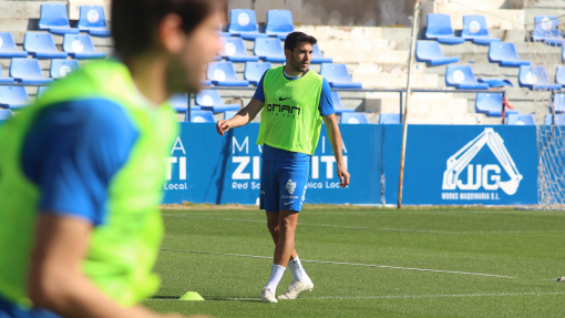 Iván Moreno durante un entrenamiento en el Estadio Heredia 21 La Condomina