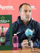 Munitis: " El equipo que esté más tranquilo y crea en su trabajo acabará en los puestos de arriba"