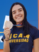 Andrea Armada con la medalla de plata Juegos Suramericanos en el UCAM Sports Center