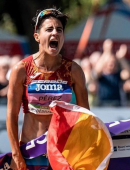 María Pérez tras batir el récord del mundo en 35km marcha