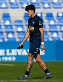 Julito retirandose del campo lesionado