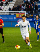 Urcelay conduciendo el balón