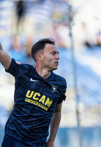 Ale Marín celebrando un gol en el Estadio Heredia 21 La Condomina