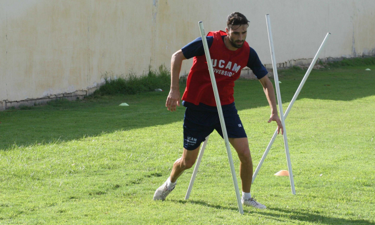 Iván Pérez: “Está claro que si mantenemos la portería a cero tendremos muchas posibilidades de ganar”