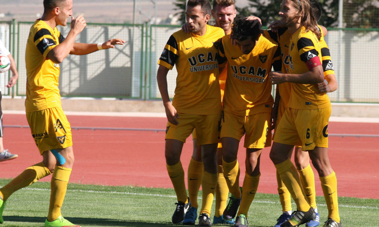 El UCAM CF sigue intratable a domicilio