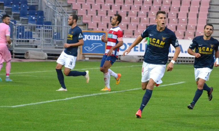 El UCAM CF iguala en el último minuto, pero mereció más