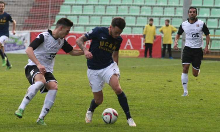 El UCAM CF rasca un punto del Romano (0-0)