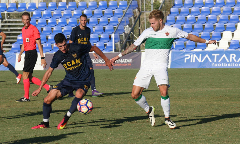 El UCAM Murcia supera al Elche (1-0)