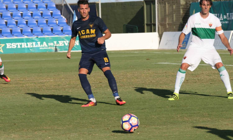 La selección de Emiratos Árabes Unidos pone a prueba a los de Salmerón