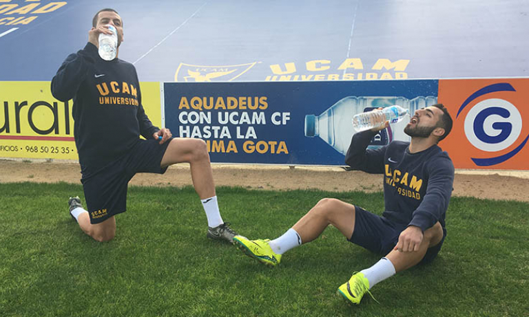 Aquadeus, proveedora oficial de los futbolistas del UCAM Murcia CF