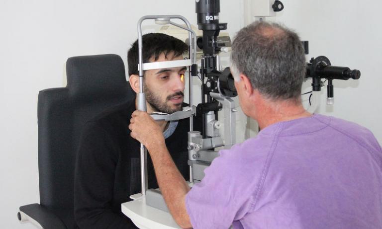 Facundo Campazzo pasa los test de visión en COC