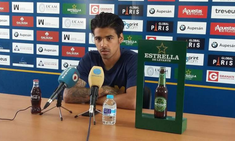 Iban Salvador: "La última derrota en casa fue dolorosa, este sábado hay que ganar"