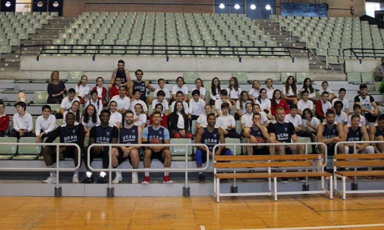 El Colegio Montepinar visita al UCAM Murcia CB