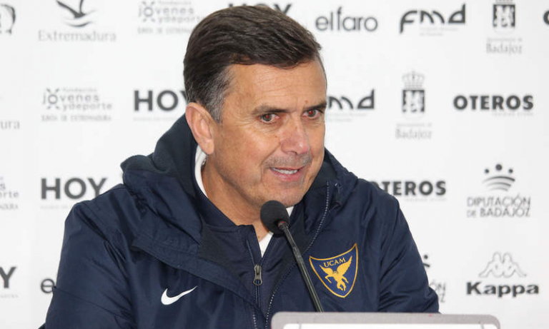 Campos: "Es un punto valioso por el rival y por el césped"