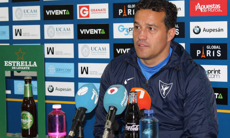 Luis Casas: "Nuestro primer objetivo es empezar a sumar de 3 en 3 este domingo"