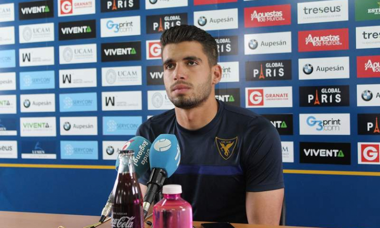 Esteve: "Agradezco mucho la oportunidad de formar parte del primer equipo"