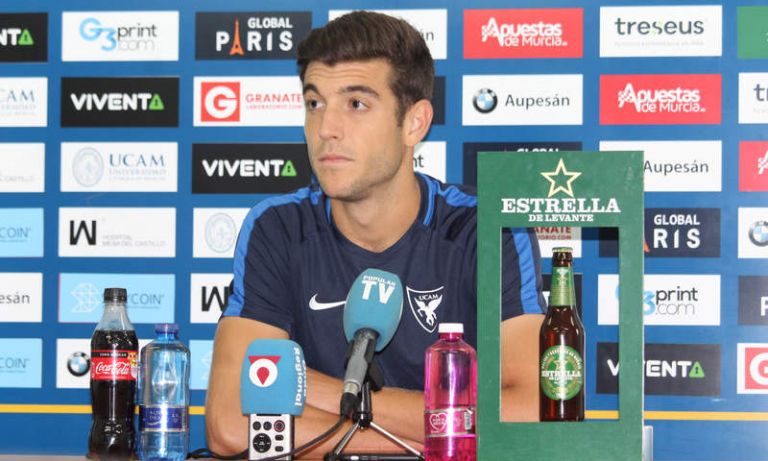 Javi Fernández: "Siempre intentamos jugar con nuestra filosofía, sea dentro o fuera de casa"