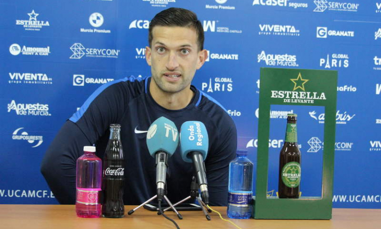 Grego Sierra: "Me siento bien de central y de pivote"