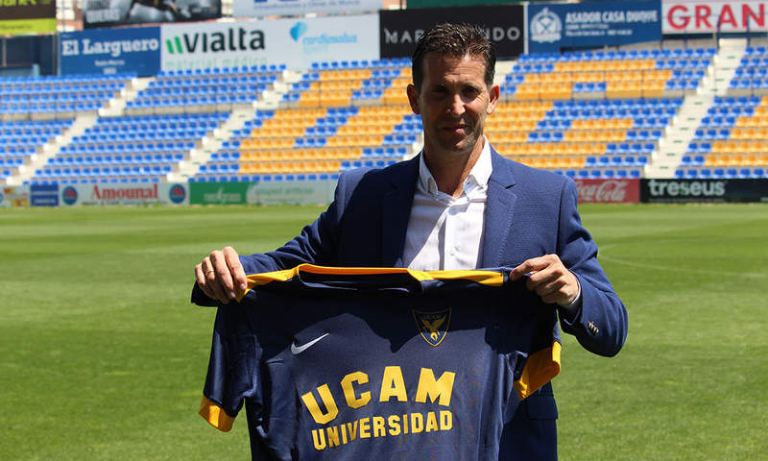 Merino, presentado: "En lo único en lo que pienso es en ganar el domingo"