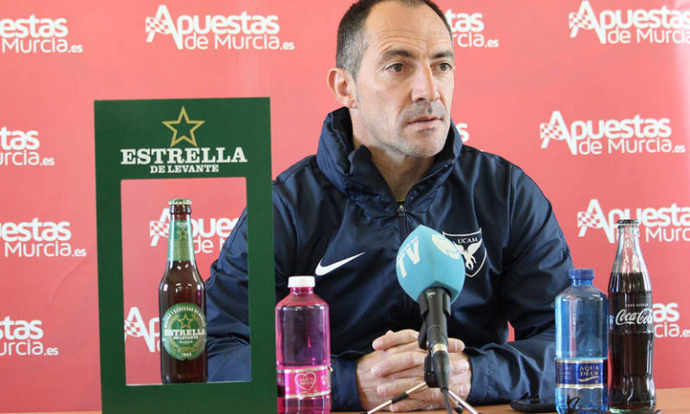 Munitis: " El equipo que esté más tranquilo y crea en su trabajo acabará en los puestos de arriba"