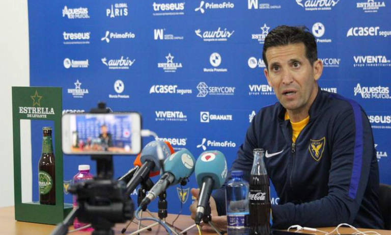 Merino: "El compromiso de los jugadores está siendo impecable"