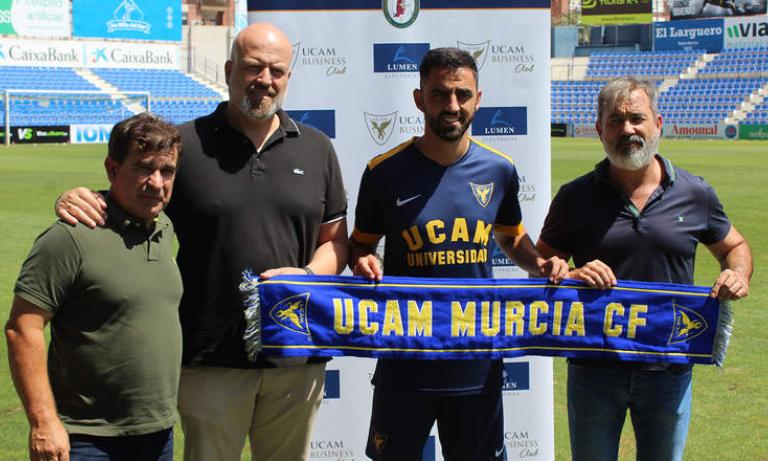 Viti, presentado como nuevo jugador del UCAM Murcia