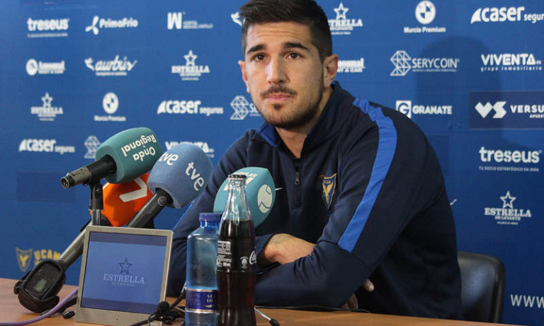 Barbosa: "El punto ante el San Fernando es positivo por la dificultad del rival"