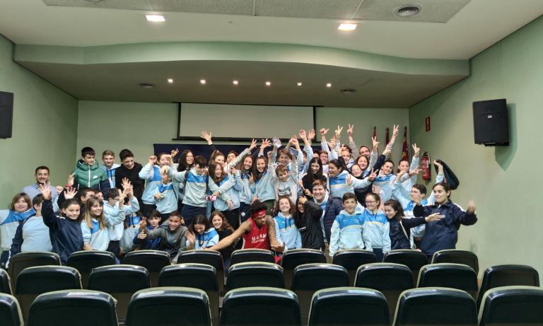 El Colegio Ciudad del Sol de Lorca visita al UCAM Murcia CB