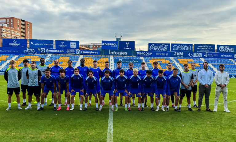 La Previa - Academía - Slide