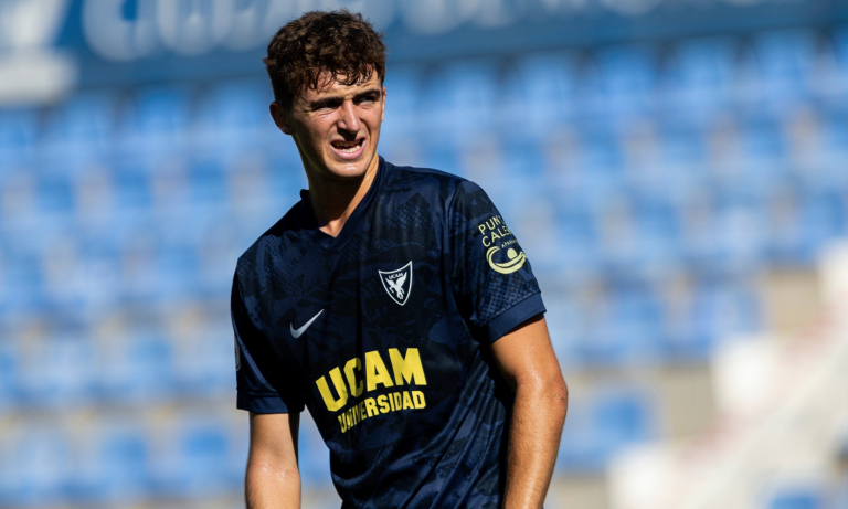 Álex Bueno durante un partido en La Condomina