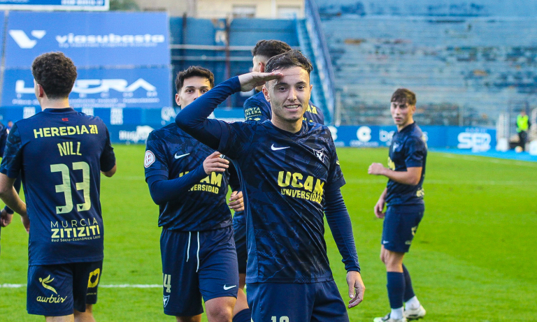 Ale Marín celebrando un gol