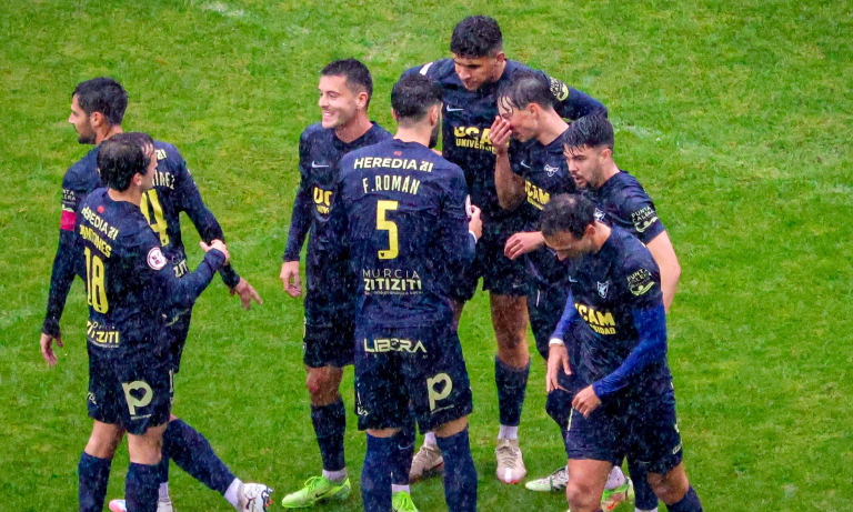 Celebración del equipo en el Nuevo Colombino