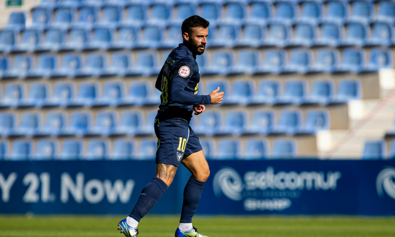 Ñito durante un partido en el Estadio Heredia 21 La Condomina con el UCAM Murcia Club de Fútbol