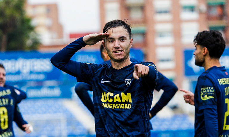Celebración de Ale Marín ante el Águilas FC