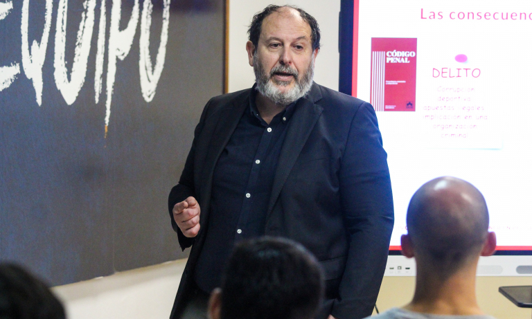 Charla sobre integridad en la sala de prensa del Estadio Heredia 21 La Condomina