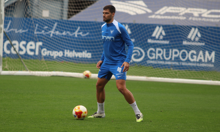 Javi Ramírez durante una sesión de entrenamiento en La Condomina