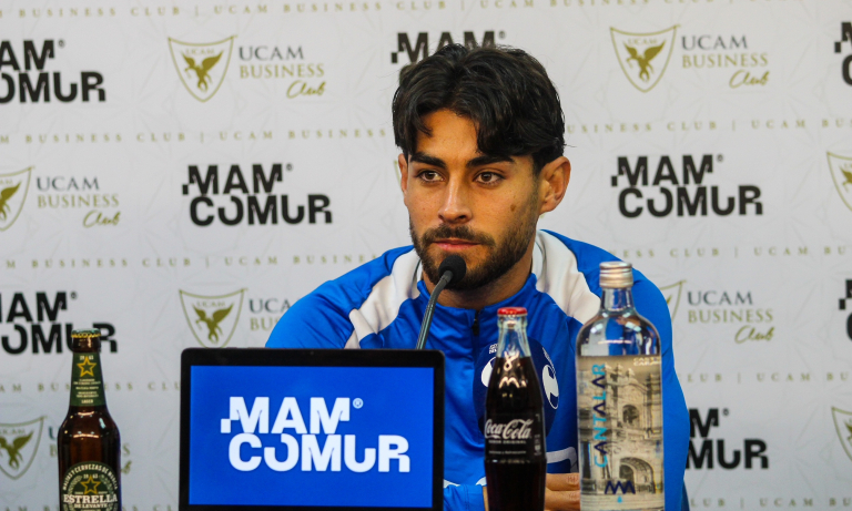 Rueda de prensa del jugador Soto en la sala de prensa del Estadio Heredia 21 La Condomina