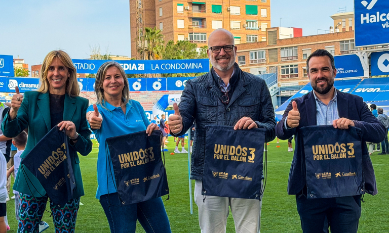 Foto de familia de la tercera edición de Unidos por el Balón