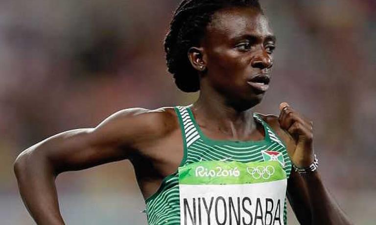 Francine Niyonsaba: la medalla que llegó de Burundi